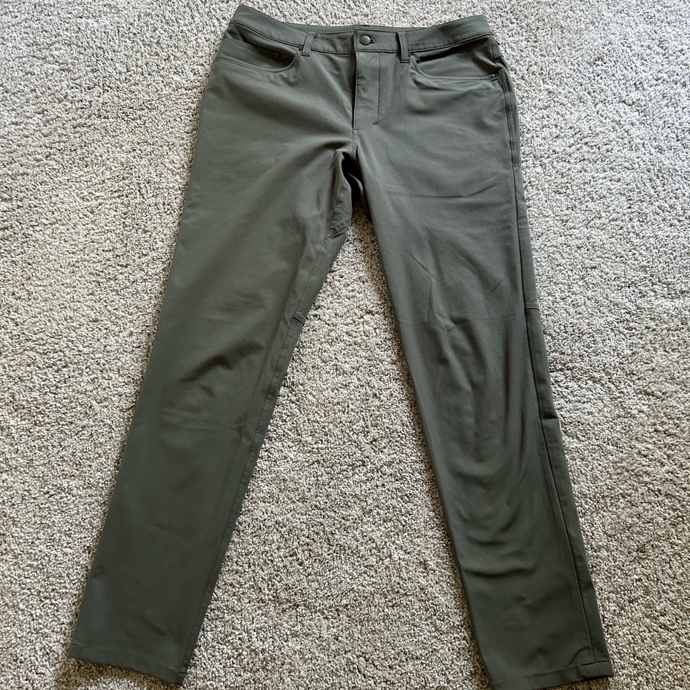 Lululemon Athletica Men's Olive Khakis